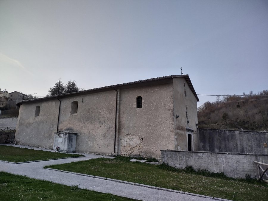 File:Roccaranieri - San Giovanni - Esterno - Lato Cimitero.jpg