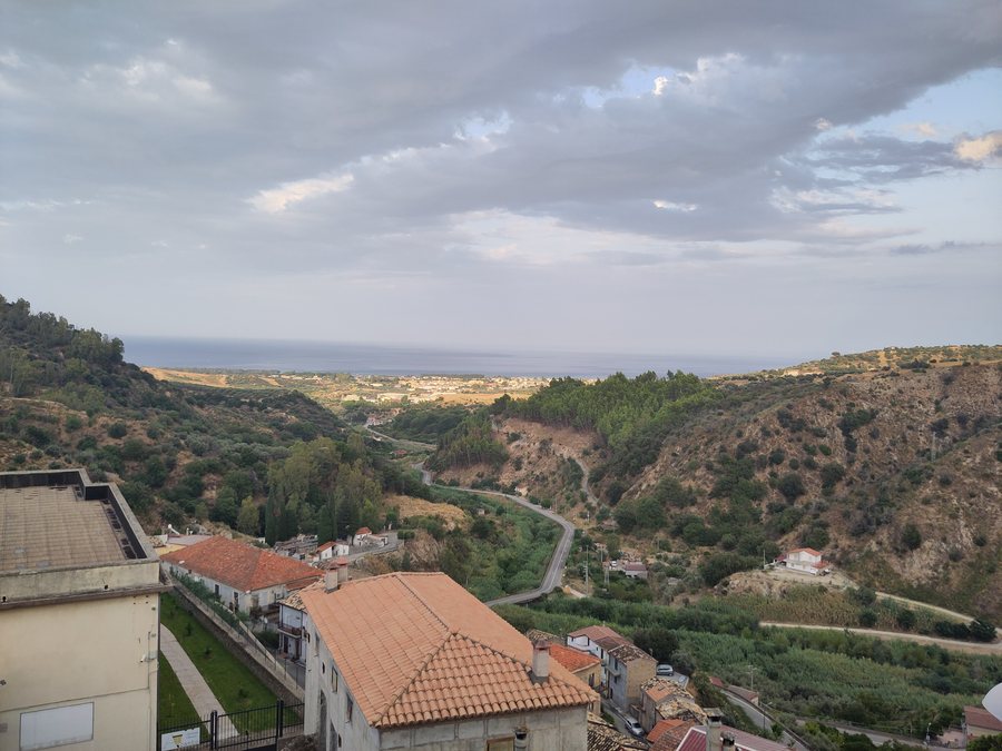 File:Panorama da Isca sullo Ionio verso Isca Marina.jpg