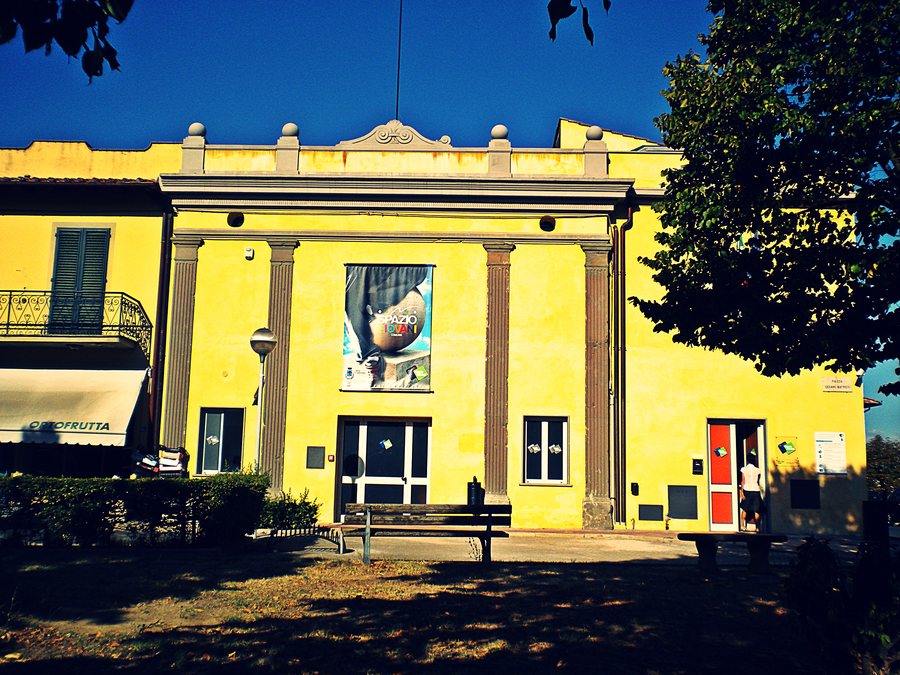 File:Comeana il teatro.jpg