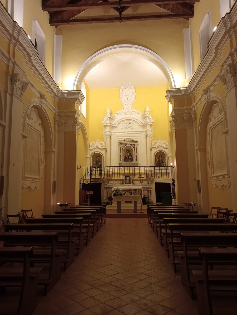 File:Castel San Lorenzo (SA) - santuario dei Santi Cosma e Damiano - interno.jpg