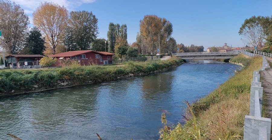 File:La Muzza nei pressi di Cornegliano Laudense.jpg