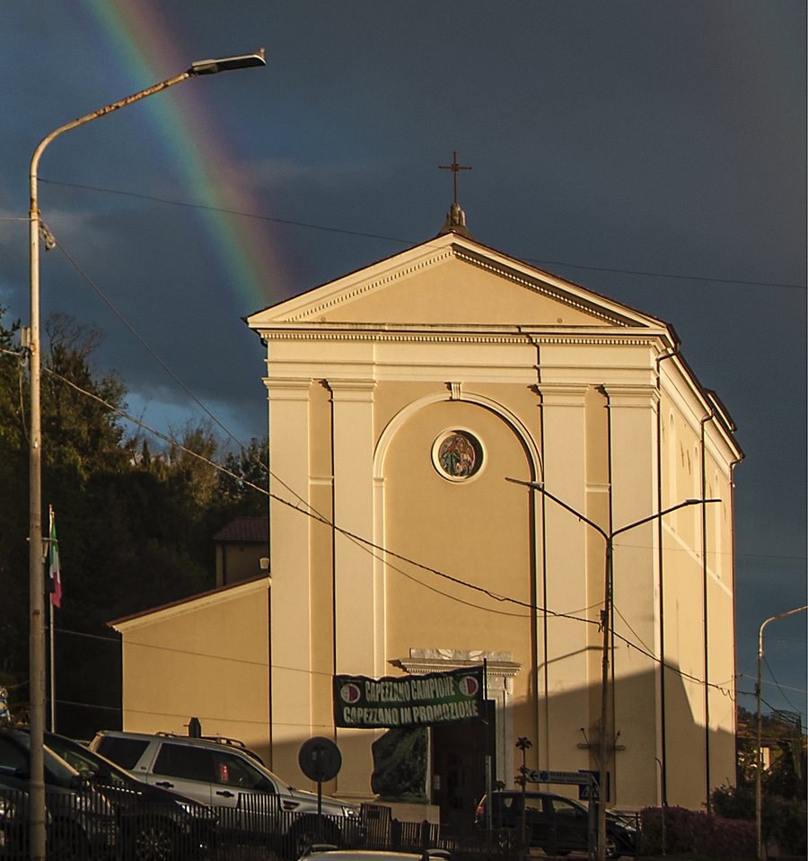 File:Chiesa di Nostra Signora del Sacro Cuore, Capezzano Pianore, Camaiore.jpg