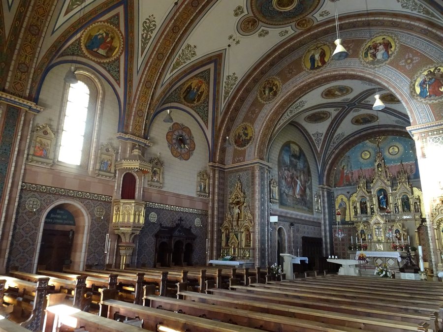 File:Auna di Sotto, chiesa di Santa Lucia - Interno 03.jpg