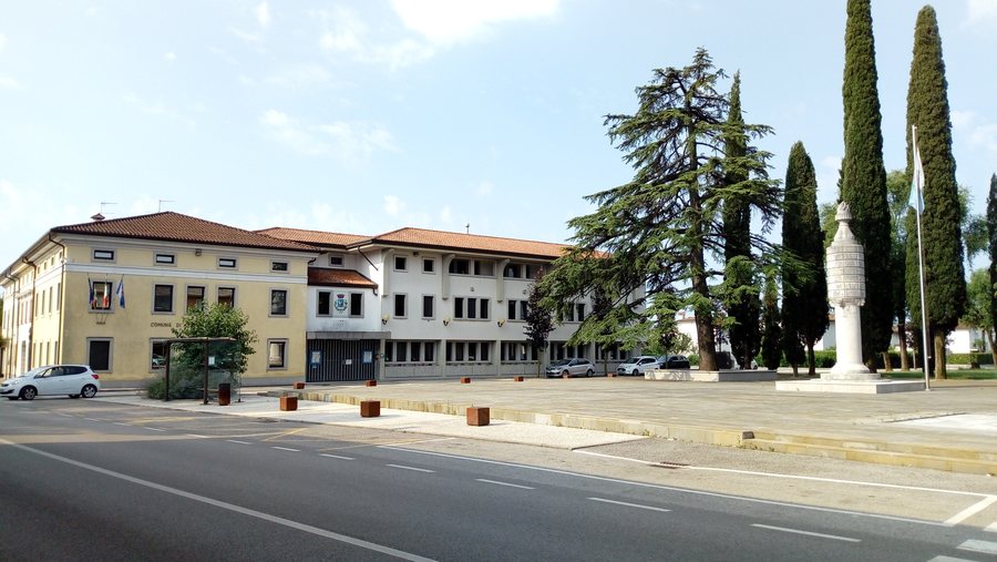 File:Corno di Rosazzo.jpg