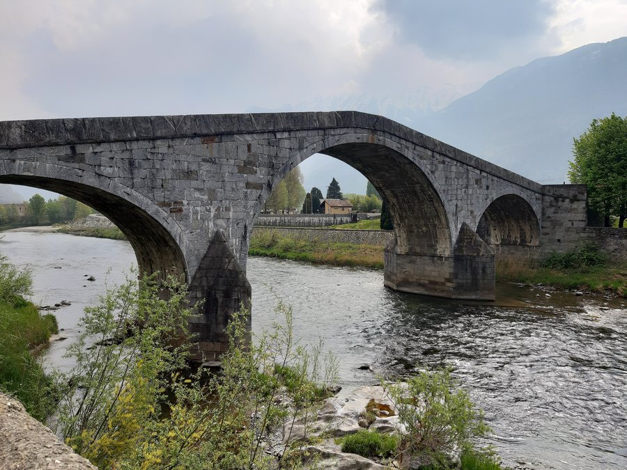 File:Ponte di Ganda - Morbegno.jpg