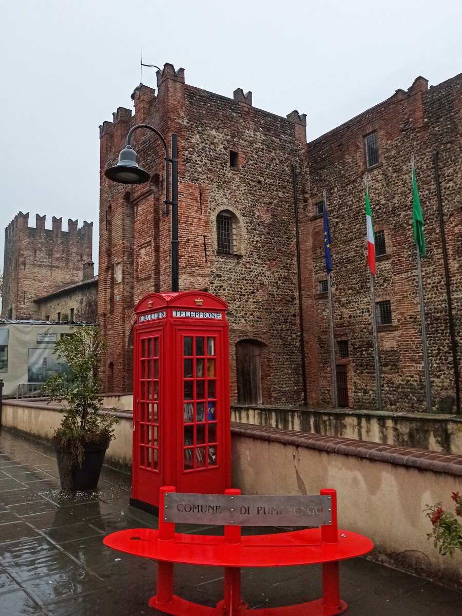 File:Pumenengo Castello Barbò.jpg