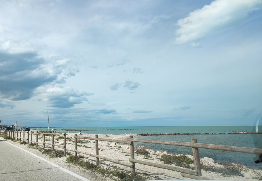 File:Mare alla marina di Montemarciano.jpg