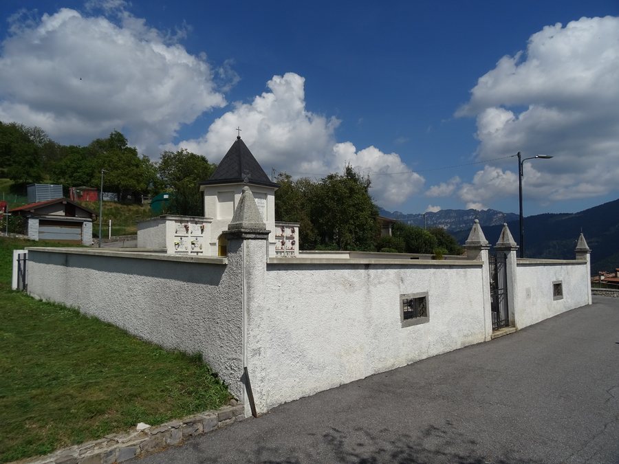 File:Cimitero di Moerna 01.jpg