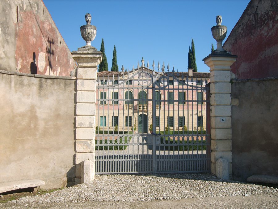 File:Lavagno - frazione San Pietro - villa Zannini.jpg