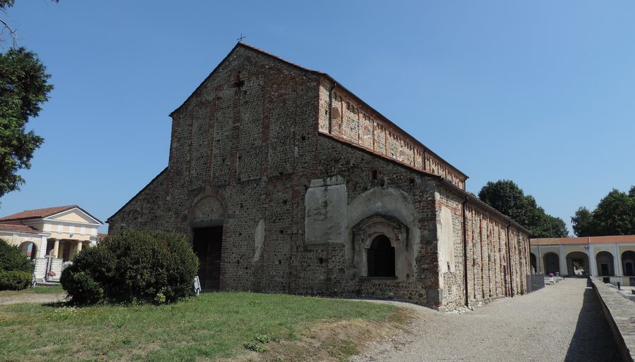 File:Oleggio, Basilica di San Michele 01.JPG