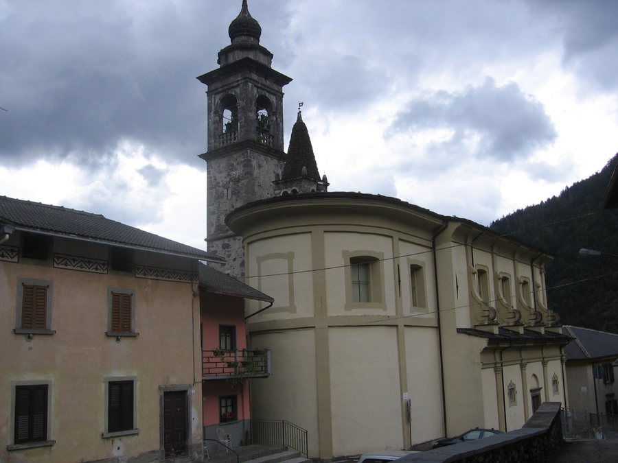 File:Roncobello chiesa Bordogna.JPG