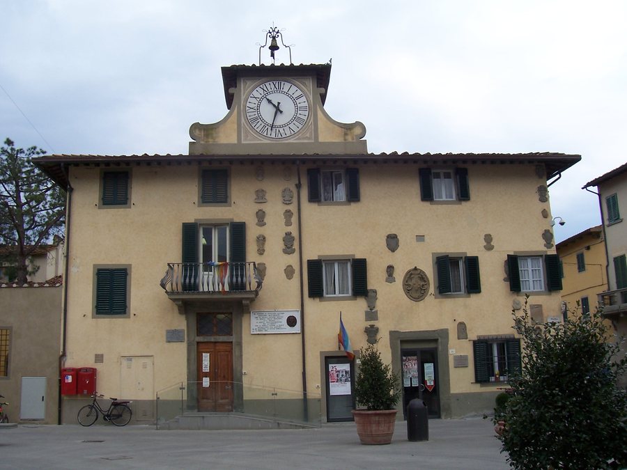 File:Campi Bisenzio - Palazzo Conti.jpg