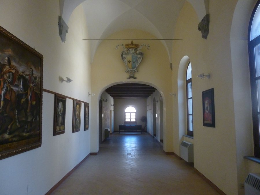File:Palazzo Ubaldini - Apecchio 23.jpg