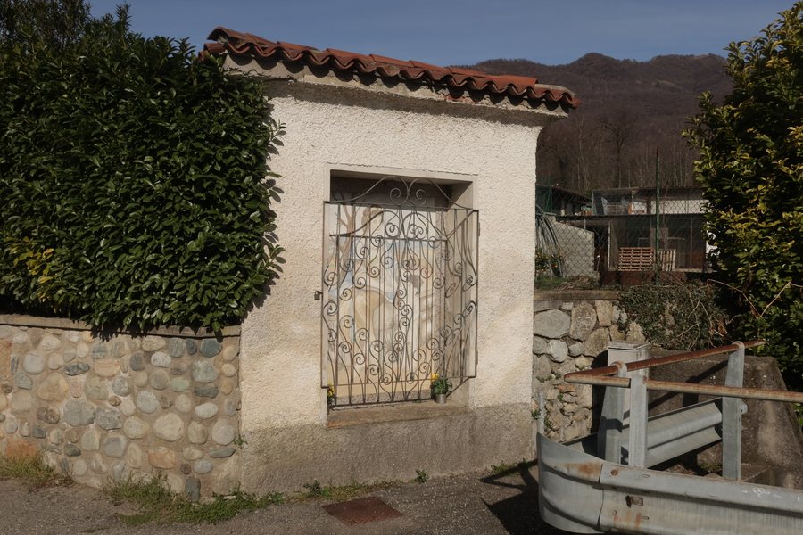 File:Cittiglio Edicola votiva 01.jpg