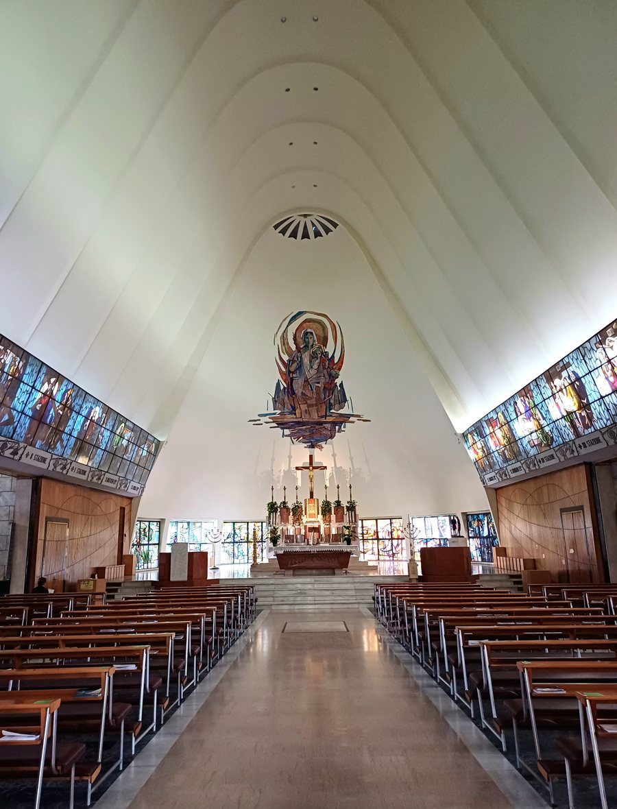 File:Darfo Boario Terme (BS) - frazione Boario Terme - santuario della Madonna degli Alpini - interno.jpg