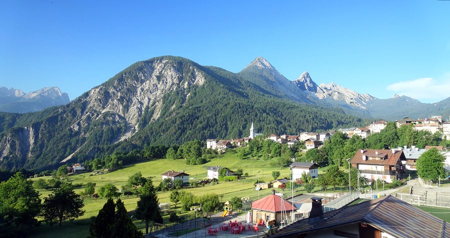 File:Valle di Cadore.jpg