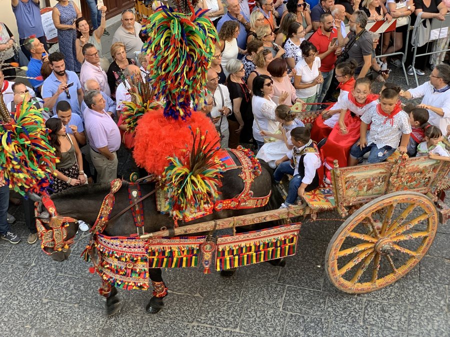 File:Sagra delle Nocciole, Polizzi Generosa.jpg