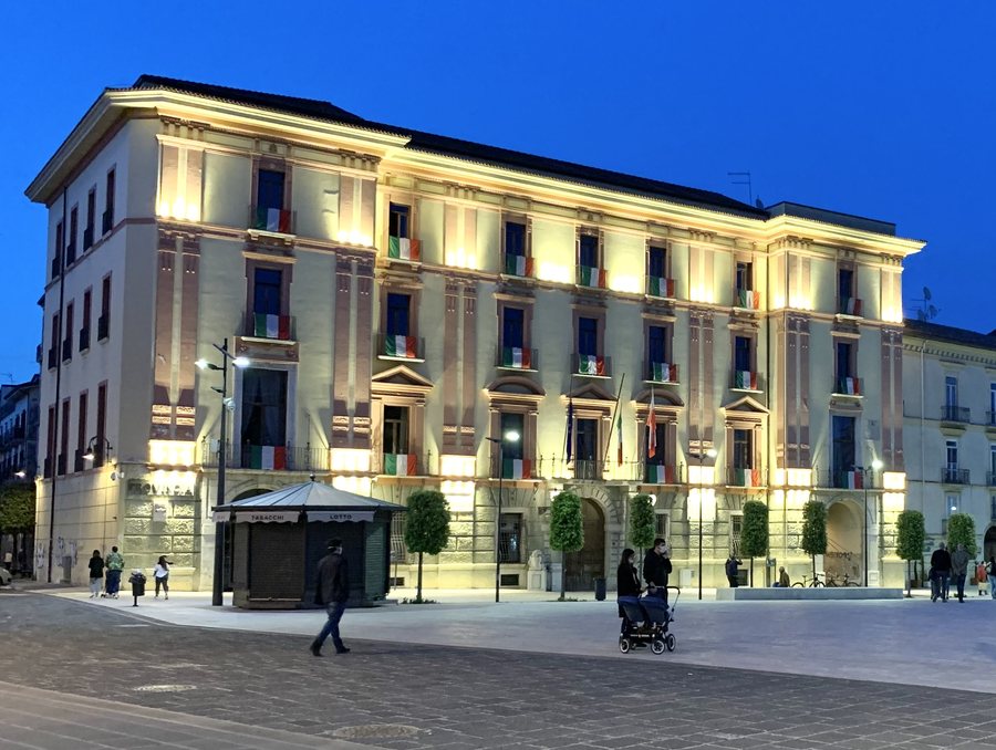 File:Palazzo Caracciolo Avellino.jpg