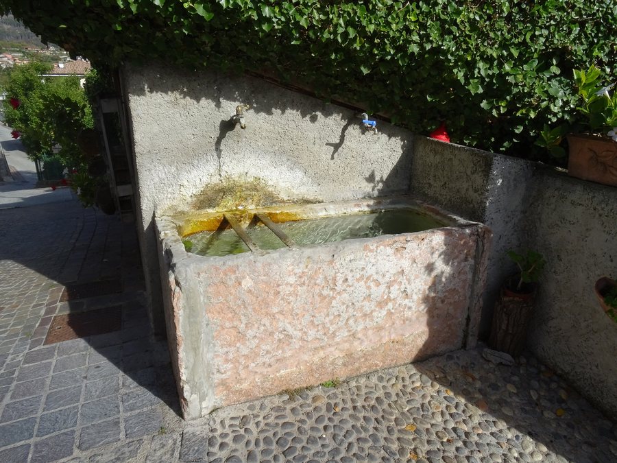 File:Voiandes - Fontana.jpg
