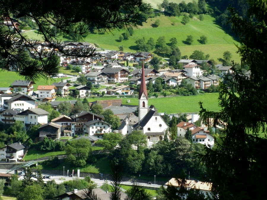 File:St. Leonhard in Passeier - Italy.jpg