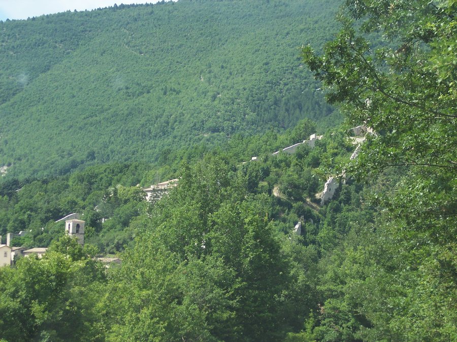 File:Arquata del Tronto, Ascoli Piceno 01.jpg