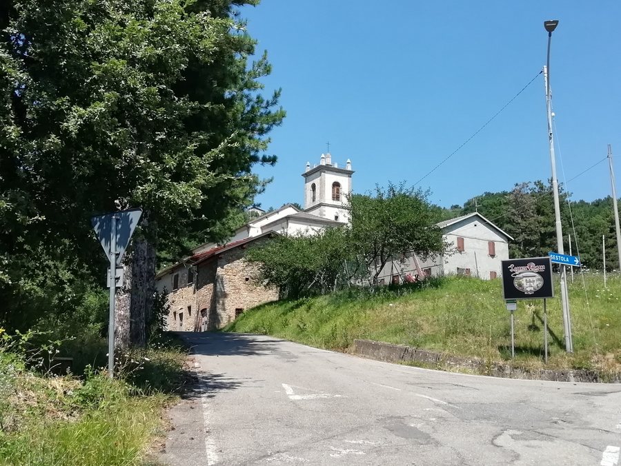 File:San Lorenzo church, Trentino, Fanano.jpg