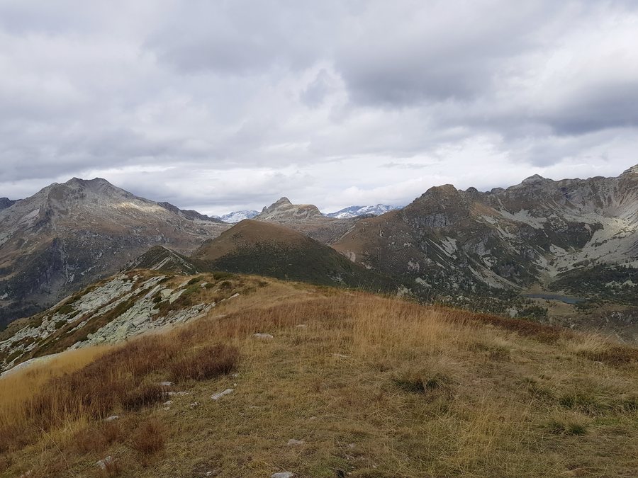 File:North-West view from summit of Cima Lariè - Val Bognanco, VCO, Piedmont, Italy 2020-09-27.jpg