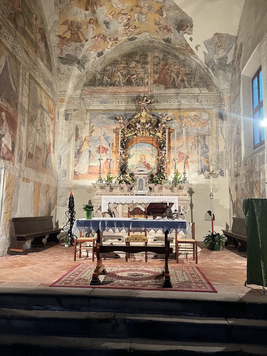 File:Presbiterio della Chiesa della Visitazione di Santa Maria ad Elisabetta (Artogne).jpg
