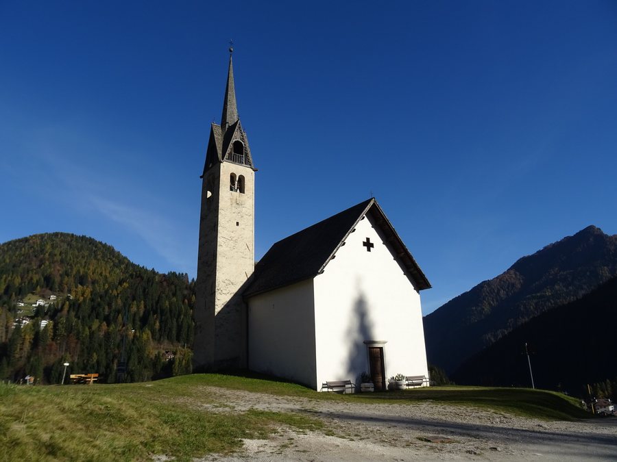 File:Caviola, chiesa della Madonna della Salute 02.jpg