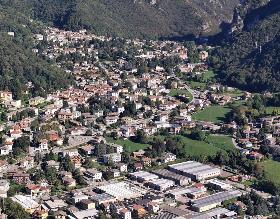 File:Panoramic view on Ballabio from the summit of Monte Melma.jpg