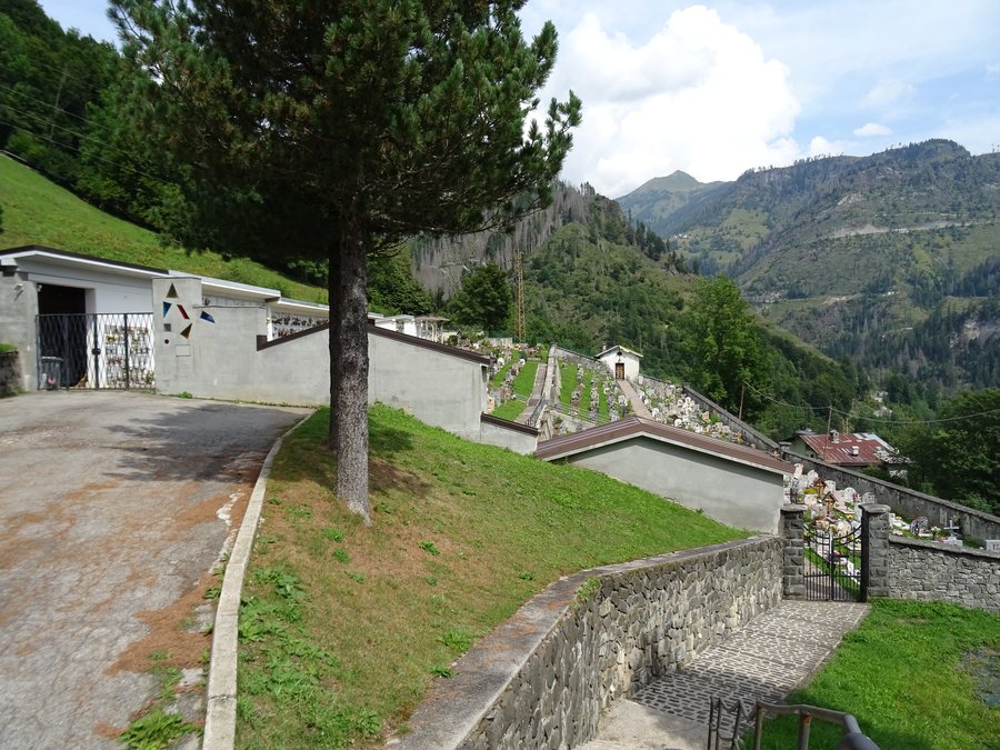 File:Cimitero di Rocca Pietore 01.jpg