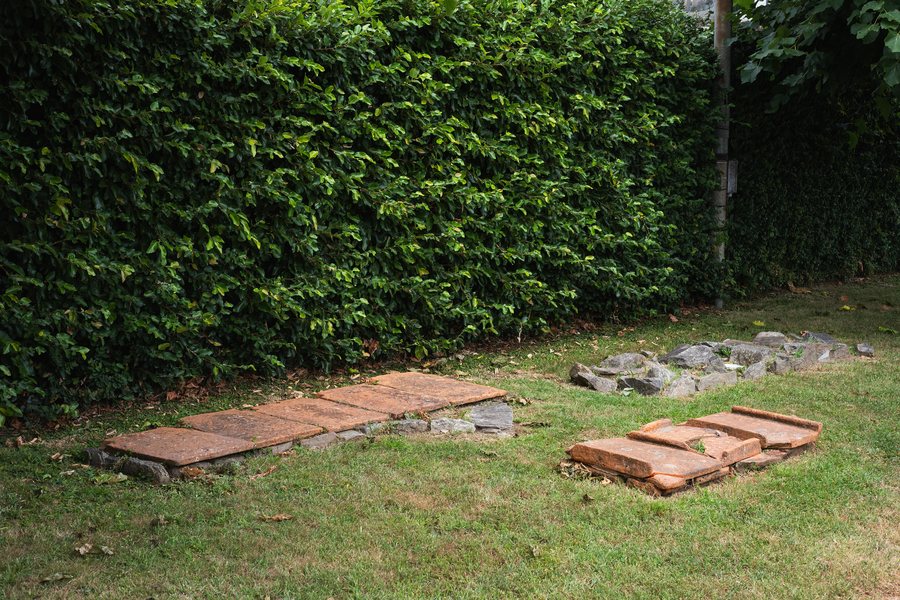 File:Roman graves, Mergozzo, Piemonte.jpg