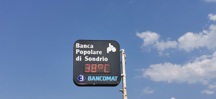 File:ITA — Lombardia — Provincia di Sondrio — città di Sondrio (Temperaturanzeige) Mattes 2022-07-21.JPG