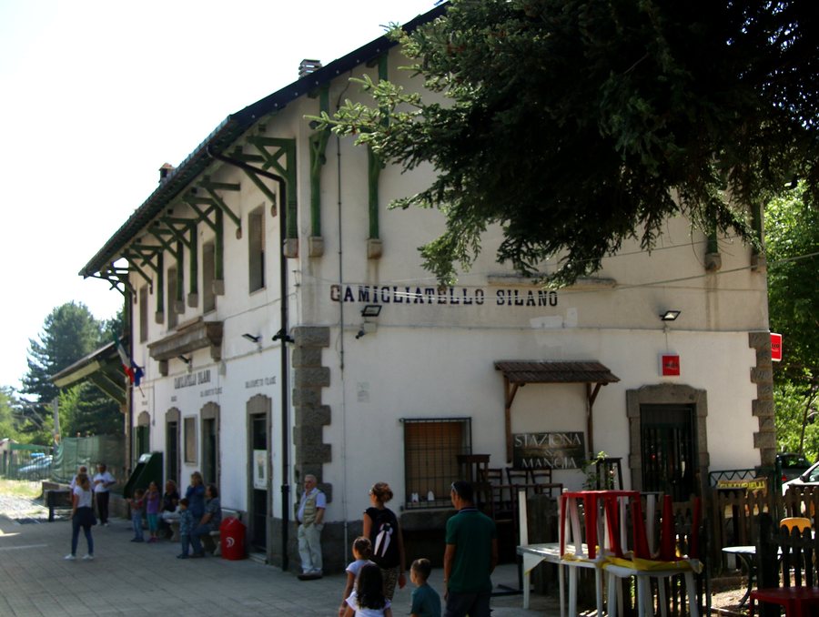 File:Camigliatello Silano station - 50835464826.jpg