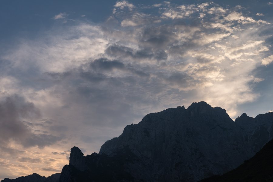 File:Grigne at sunrise - Mandello del Lario, Lecco, Italy - August 6, 2018 02.jpg