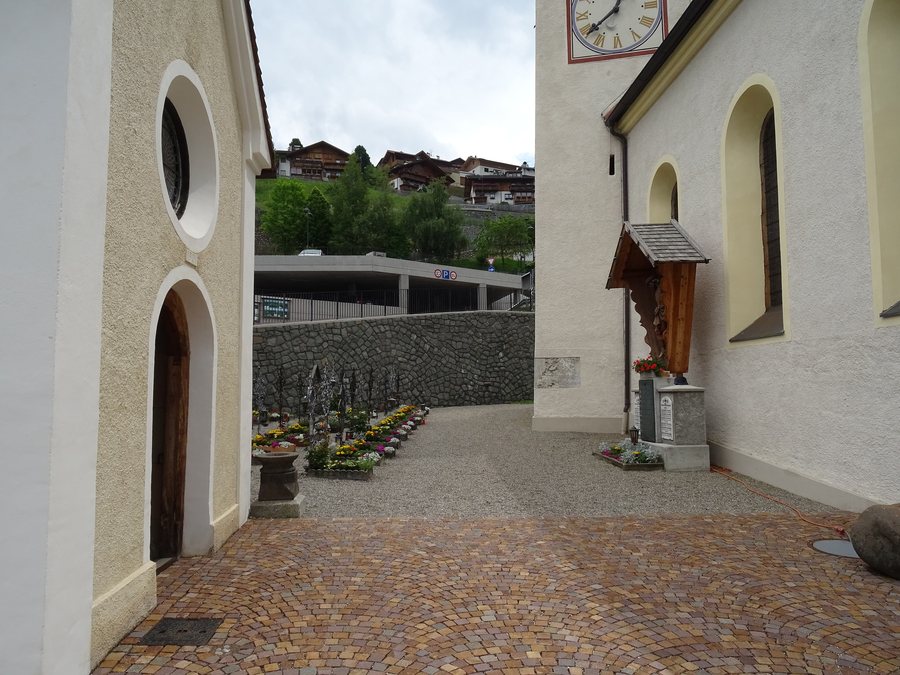 File:Cimitero di San Martino, Sarentino 01.jpg