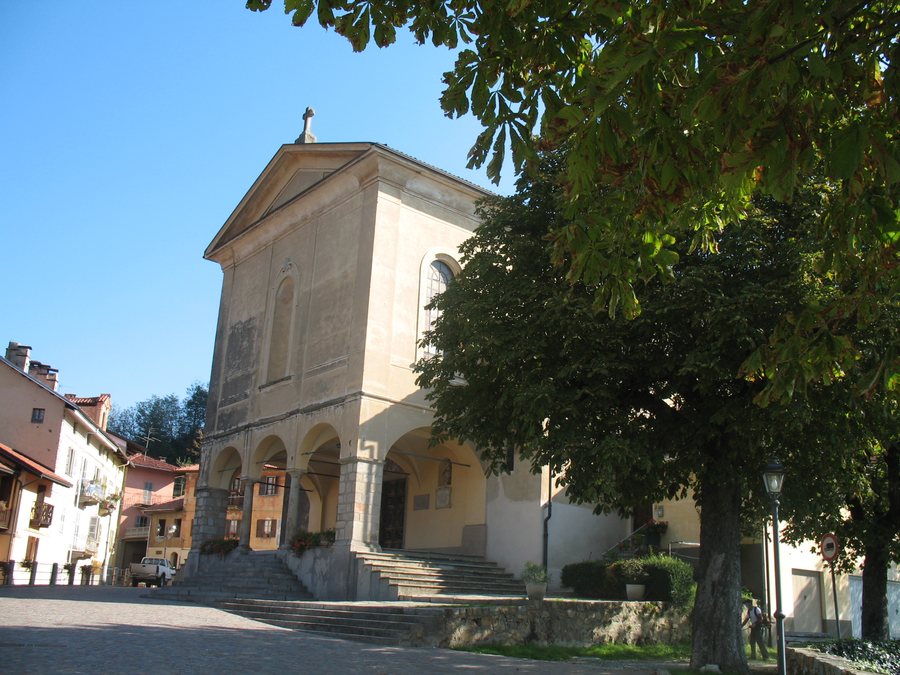File:Beata Vergine Assunta, chiesa parrocchiale di Bioglio, Italia-9-10-06 003.jpg