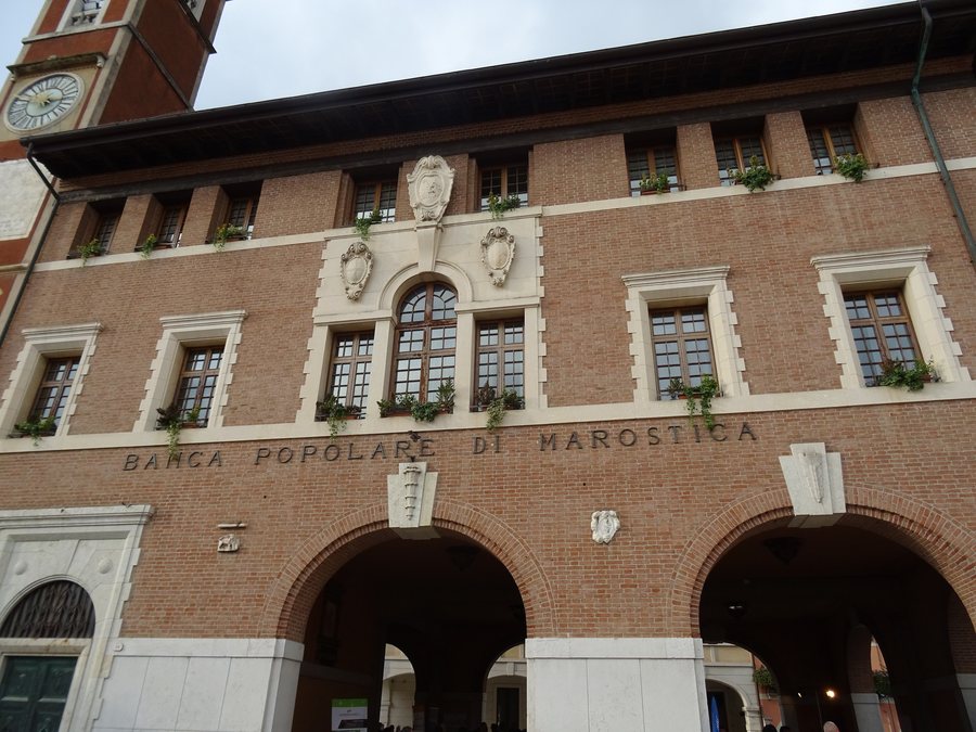 File:Marostica - Palazzo del Doglione.jpg