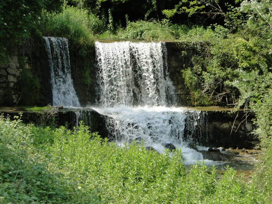 File:Gazzaniga Albino torrente Rovaro 02.JPG