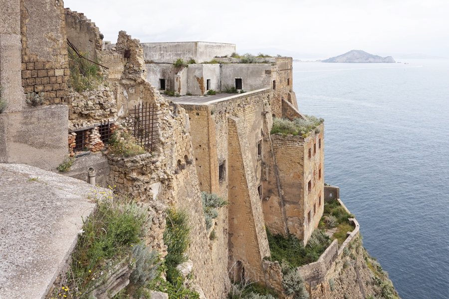 File:Palazzo d'Avalos (Procida) 01.jpg